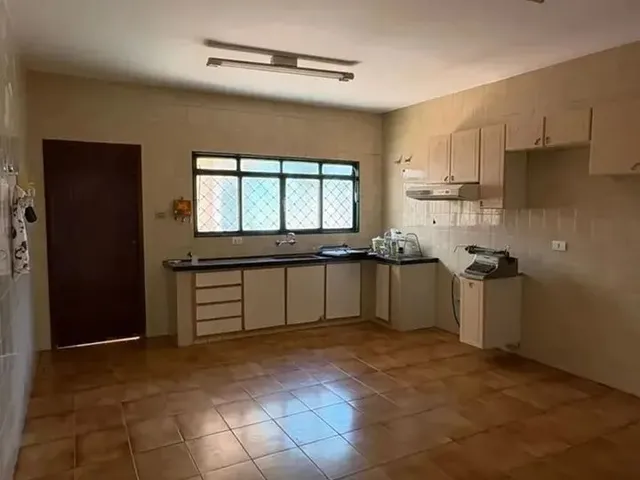 Imagem 11: Casa Ótima ! Centro - Terreno 500M², Const. 277 M², 03 Quartos,Suíte, Hidro, Quintal