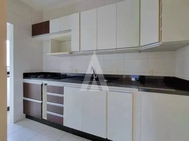 Imagem 5: Apartamento Semimobiliado com 2 Quartos Sendo 1 Suite, Sacada com Churrasqueira no Bairro