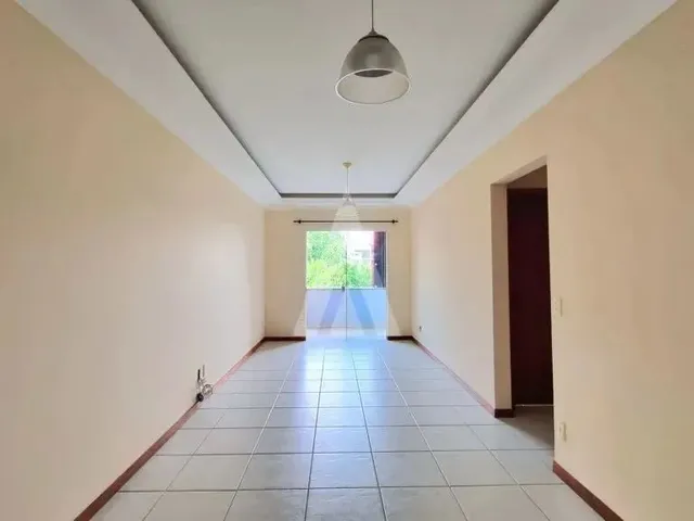 Imagem 3: Apartamento Semimobiliado com 2 Quartos Sendo 1 Suite, Sacada com Churrasqueira no Bairro