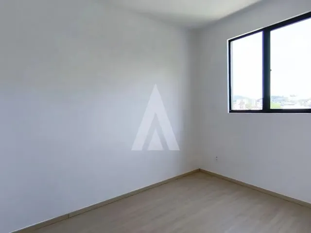 Imagem 2: Apartamento no Bairro Costa e Silva com 02 Quartos, Acesso com Elevador e 1 Vaga de Garage