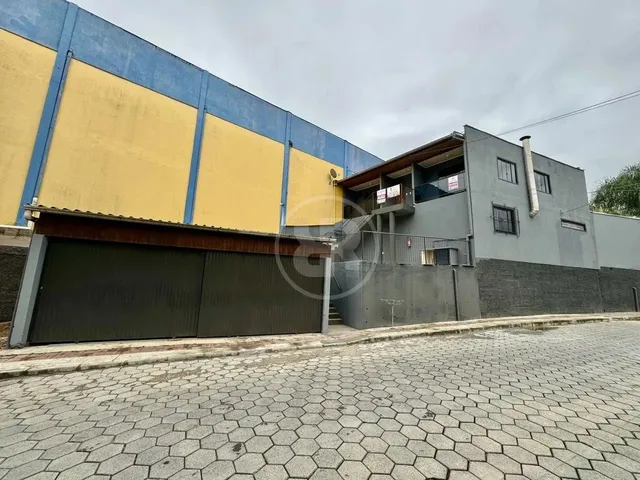 Imagem: O apartamento possui 2 Dormitórios, 1 Banheiro, 1 Vaga na