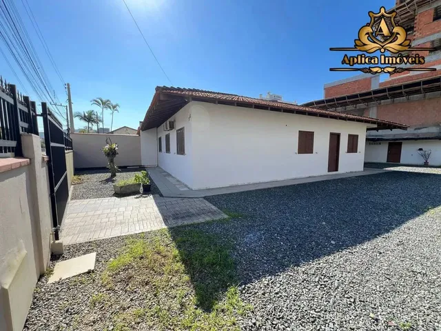 Imagem: Casa para Locação - Amplo Terreno - com