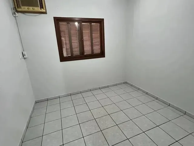 Imagem 5: Casa para Locação - Amplo Terreno - com 4 Quartos no Gravatá