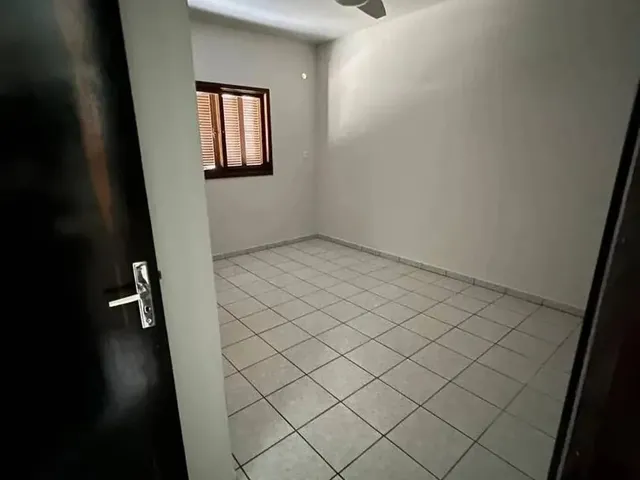 Imagem 14: Casa para Locação - Amplo Terreno - com 4 Quartos no Gravatá