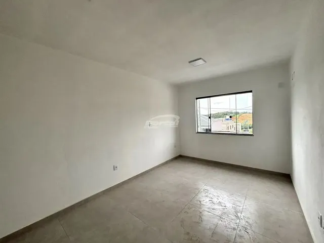 Imagem 11: Com Aprox 85M², o Imovel Possui 02 Amplos Dormitórios, Sendo Um com Sacada, Sala De