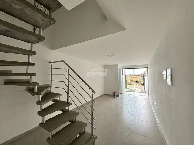 Imagem 7: Com Aprox 85M², o Imovel Possui 02 Amplos Dormitórios, Sendo Um com Sacada, Sala De