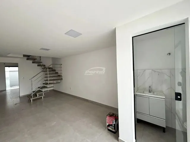 Imagem 4: Com Aprox 85M², o Imovel Possui 02 Amplos Dormitórios, Sendo Um com Sacada, Sala De