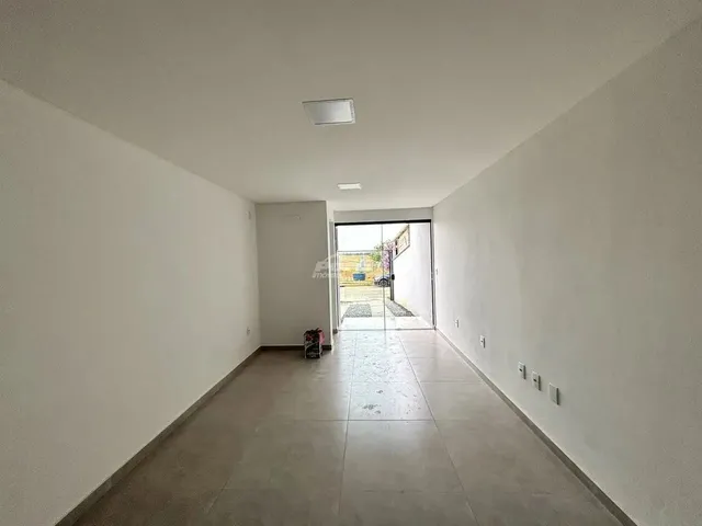 Imagem 6: Com Aprox 85M², o Imovel Possui 02 Amplos Dormitórios, Sala de Estar e Jantar