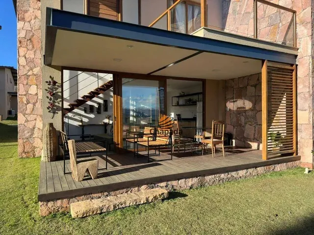 Imagem: Casa Mobiliada com 3 Dormitórios À Venda