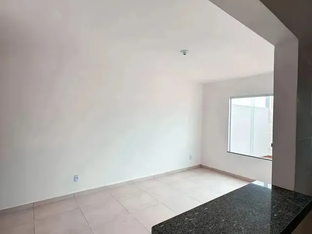 Imagem 7: Casa Nova 2/4 com Corredor Lateral Pronta para Morar no Mangabeira