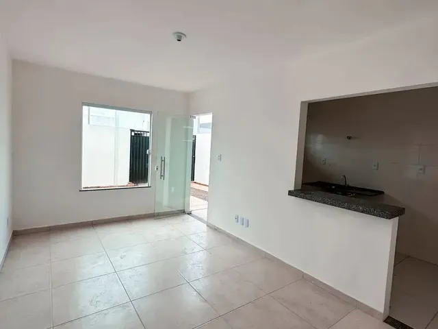 Imagem 9: Casa Nova 2/4 com Corredor Lateral Pronta para Morar no Mangabeira