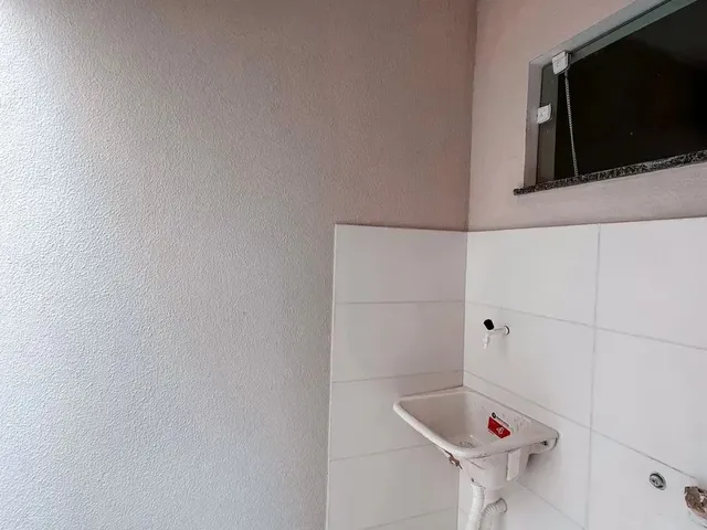 Imagem 4: Casa Nova 2/4 com Corredor Lateral Pronta para Morar no Mangabeira
