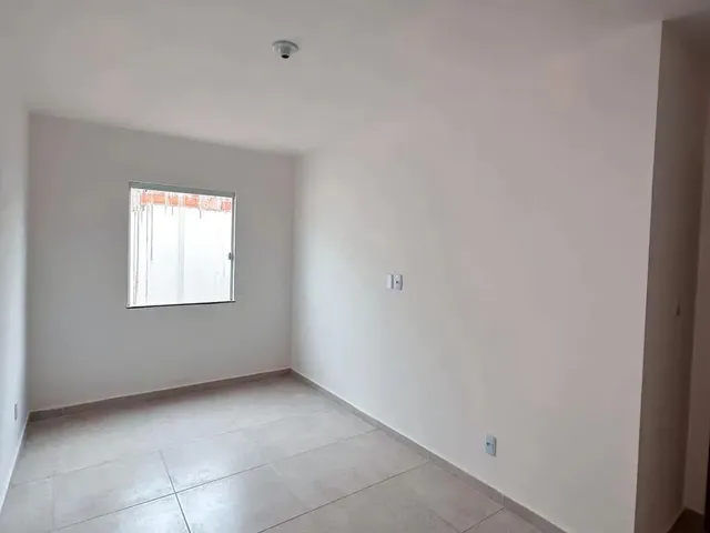 Imagem 2: Casa Nova 2/4 com Corredor Lateral Pronta para Morar no Mangabeira