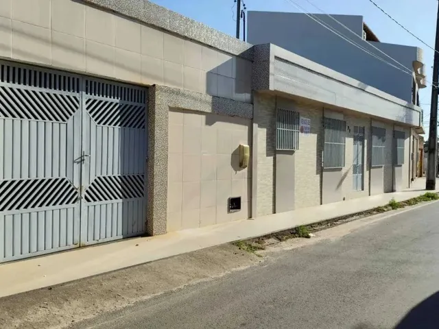Imagem 1: Casa em Rua Pública no Centro - Estância [28349