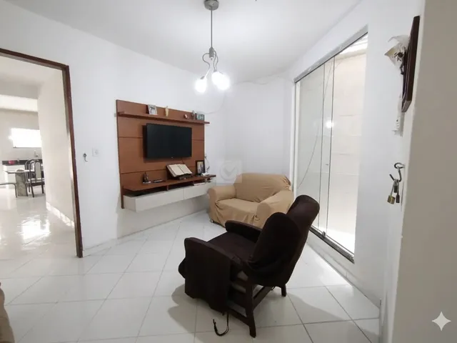 Imagem: Casa Ampla de 5 Quartos À Venda no Centro