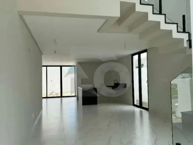 Imagem 1: Condomínio Terras Alphaville 2: Suíte, Varanda em 3 Quartos e Garagem Ampla