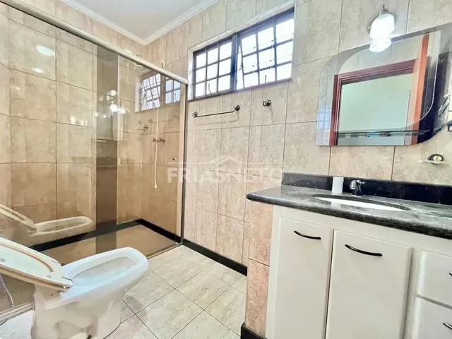 Imagem 13: Casa para Alugar Ou Vender com 2 Quartos e 1 Suíte, 2 Vagas