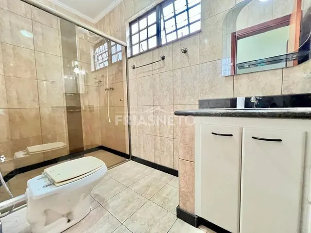 Imagem 3: Casa para Alugar Ou Vender com 2 Quartos e 1 Suíte, 2 Vagas