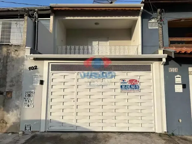 Imagem: A casa possui 3 Dormitórios, 1 Suíte, 3 Banheiros, 2