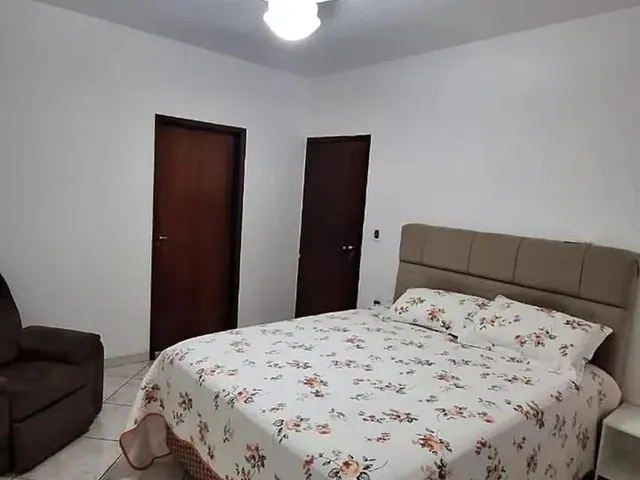 Imagem: Imóvel para Aluguel Possui 200 Metros Quadrados