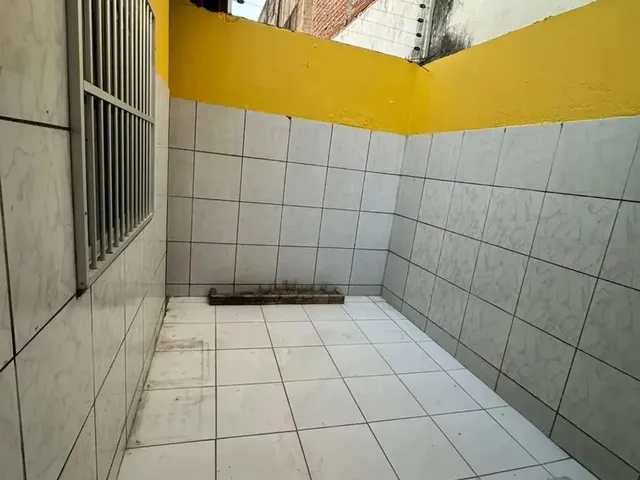 Imagem 14: Imóvel para Aluguel de 90 Metros Quadrados, com 2 Quartos, em Mondubim
