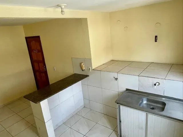 Imagem 2: Aluga-Se Kitnet com 2 Quartos (1 Suíte) - Ótima Localização
