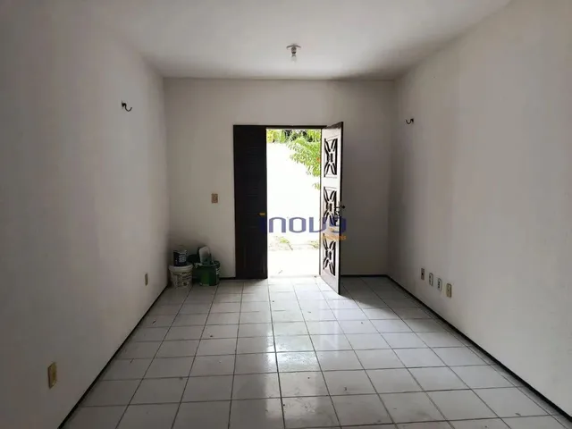 Imagem 4: Casa com 3 Dormitórios para Alugar por R$ 1.600,00/Mês - Maraponga - Fortaleza/Ce