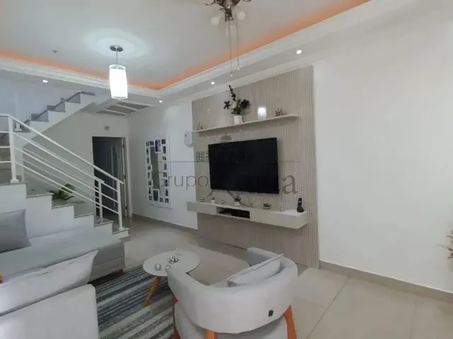 Imagem: Oportunidade - Casa Sobrado - Bosque dos