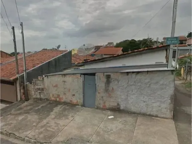 Imagem: A casa possui 2 Dormitórios, 5 Banheiros, 298m² de Área,