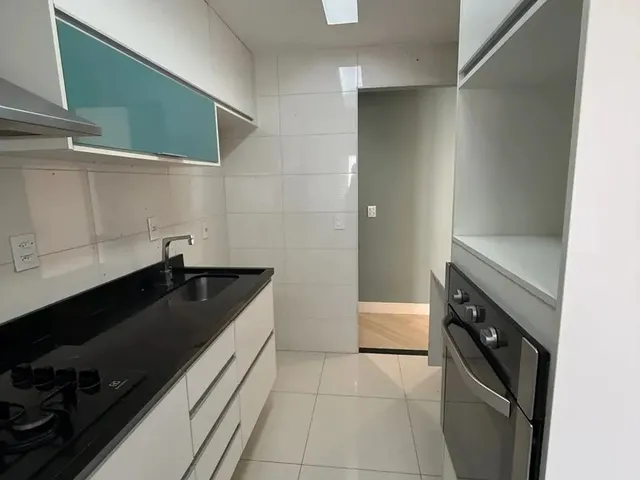 Imagem: O apartamento possui 2 Dormitórios, 1 Suíte, 2 Banheiros,