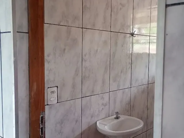 Imagem 7: Sobrado de 2 Cômodos Grandes com Área de Serviço Individual com Portão
