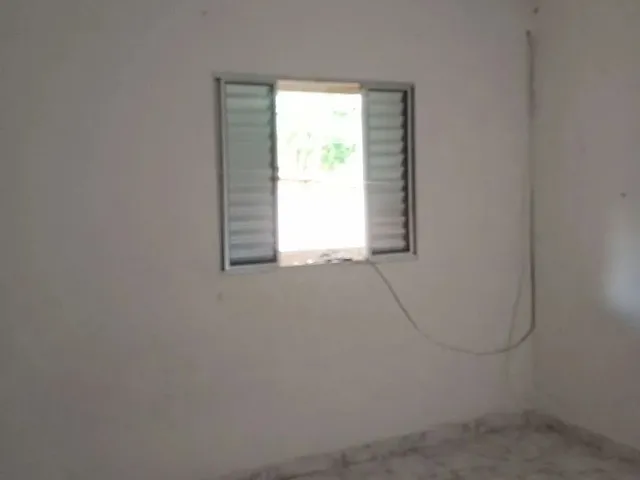 Imagem 10: Sobrado de 2 Cômodos Grandes com Área de Serviço Individual com Portão
