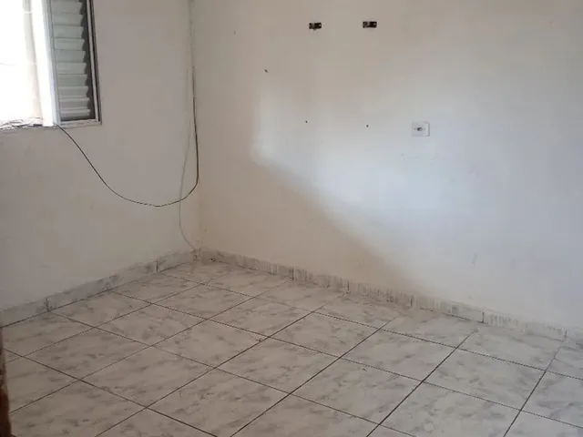 Imagem 11: Sobrado de 2 Cômodos Grandes com Área de Serviço Individual com Portão
