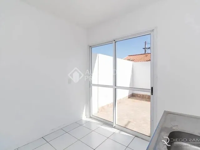 Imagem 4: Casa com 02 Dormitórios, Sendo 01 Suíte, Living 02 Ambientes