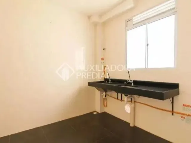 Imagem 3: Aluga Apartamento de 46M², 02 Quartos Confortáveis. Condominio Conta com Elevador