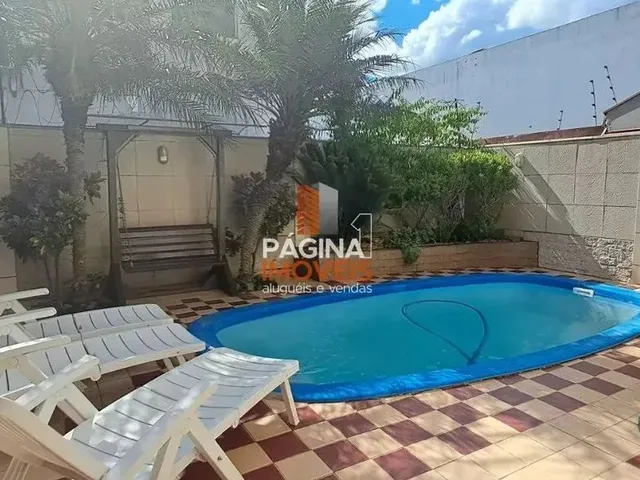 Imagem: A casa possui 4 Dormitórios, 4 Suítes, 5 Banheiros, 4