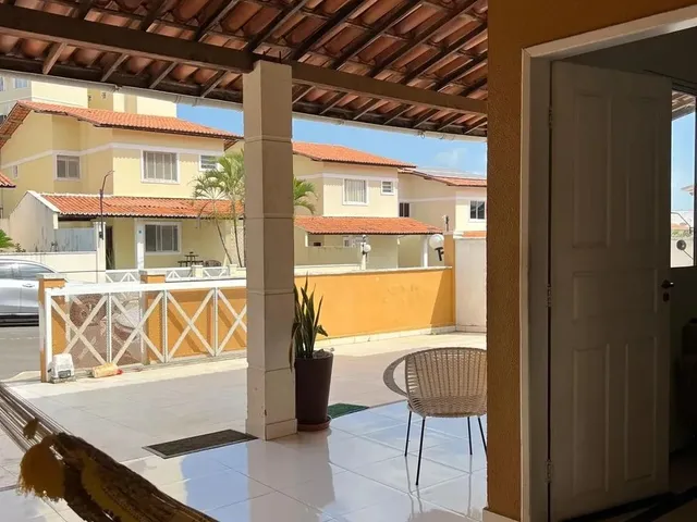 Imagem: Casa em Condomínio Fechado Lado da Avenida
