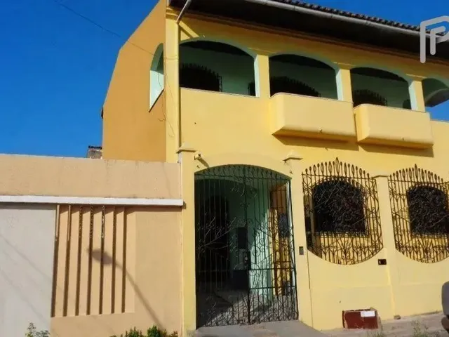 Imagem: Casa com 7 Dormitórios À Venda, 200 M²