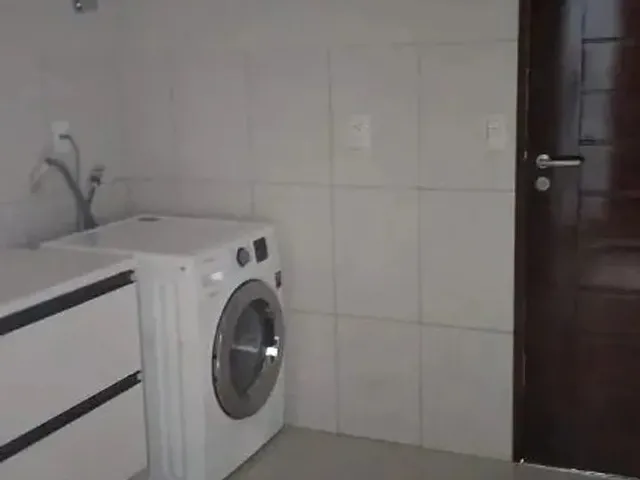 Imagem 4: Casa Duplex com 4 Dormitórios (3 Suítes - com Varanda e Closet) À Venda por R$ 1