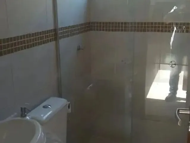 Imagem 2: Casa Duplex com 4 Dormitórios (3 Suítes - com Varanda e Closet) À Venda por R$ 1