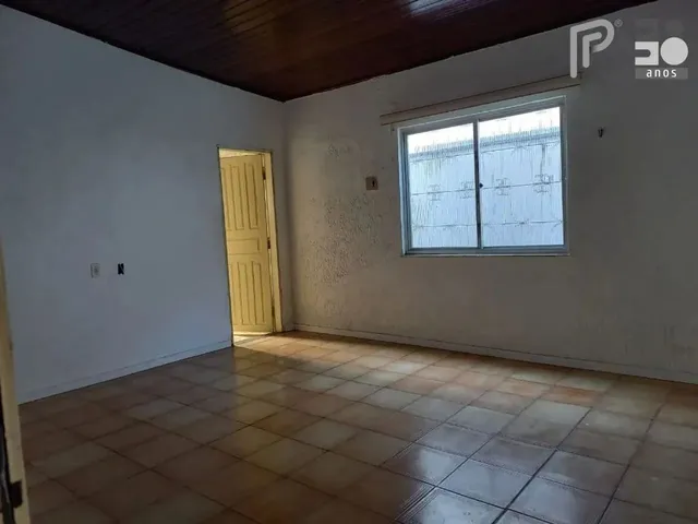 Imagem 6: Casa À Venda - 3 Dormitórios (1 Suíte) - 250 M² por R$ 400.000,00 - Habitacional