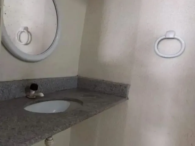 Imagem 7: Casa À Venda - 3 Dormitórios (1 Suíte) - 250 M² por R$ 400.000,00 - Habitacional