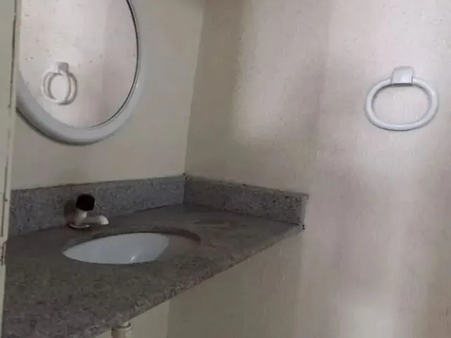 Imagem 2: Casa À Venda - 3 Dormitórios (1 Suíte) - 250 M² por R$ 400.000,00 - Habitacional