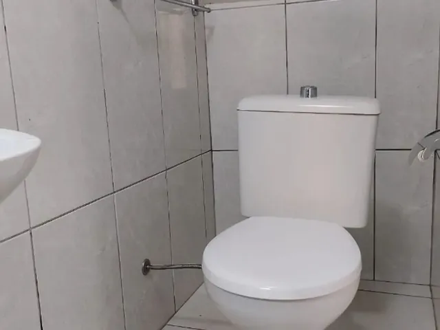 Imagem 4: Kitnet Tipo Estúdio a Poucos Metros da Beira-Mar - Agronômica - Excelente Localização