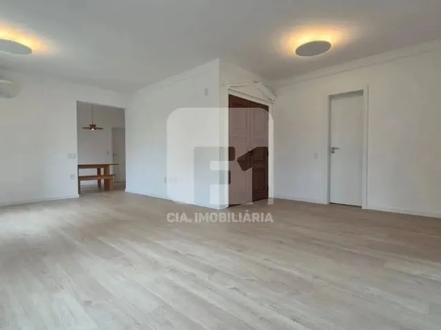 Imagem 12: Apartamento de 3 Quartos Semi Mobiliado no Centro