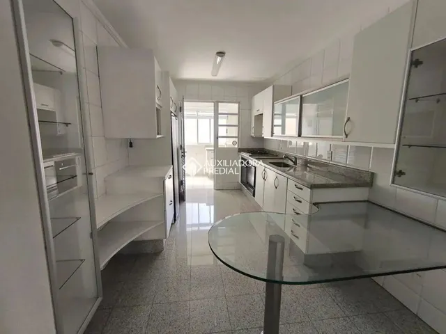 Imagem 5: Apartamento para Aluguel no Centro: 3 Dormitórios, Suíte com Closet, Sacada e 2 Vagas