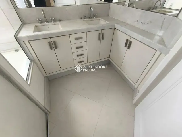 Imagem 7: Apartamento para Aluguel no Centro: 3 Dormitórios, Suíte com Closet, Sacada e 2 Vagas