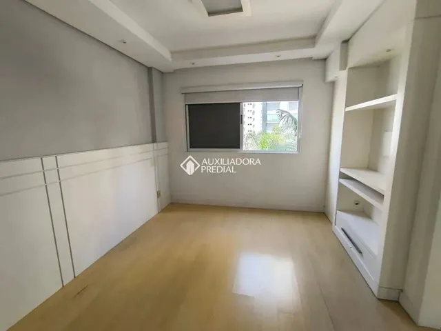 Imagem 8: Apartamento para Aluguel no Centro: 3 Dormitórios, Suíte com Closet, Sacada e 2 Vagas