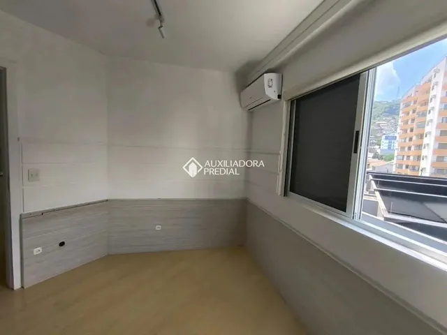 Imagem 4: Apartamento para Aluguel no Centro: 3 Dormitórios, Suíte com Closet, Sacada e 2 Vagas