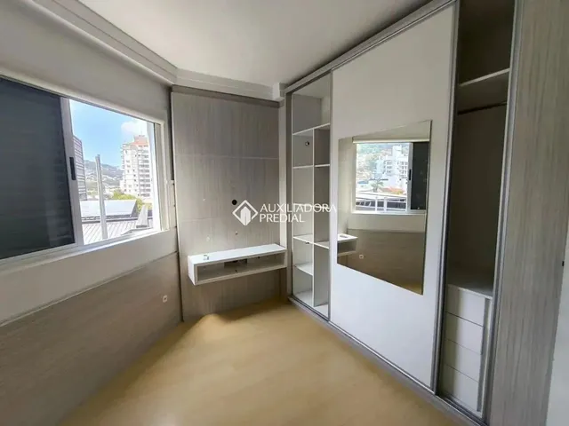 Imagem 2: Apartamento para Aluguel no Centro: 3 Dormitórios, Suíte com Closet, Sacada e 2 Vagas